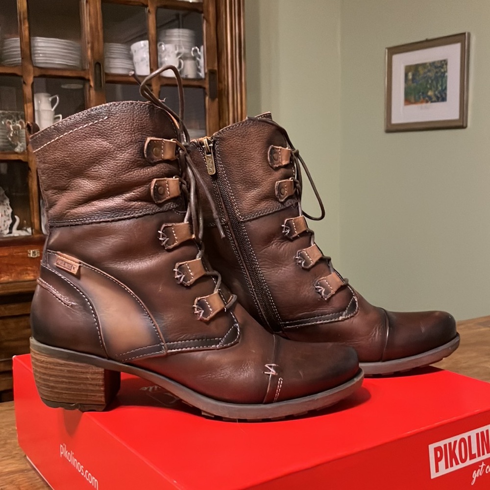 Beautiful Pikolonos shoes Worn only twice! Size 39 (US 8.5-9)